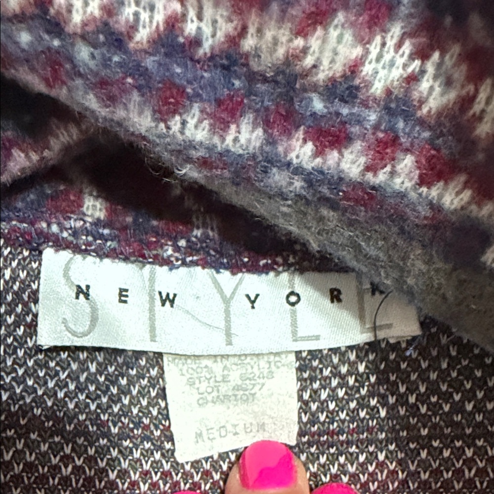 Beautiful Multicolor Patterned Sweater - image 2